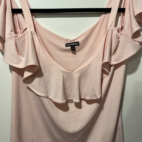 Express pink off-the-shoulder top - Picture 7 of 8